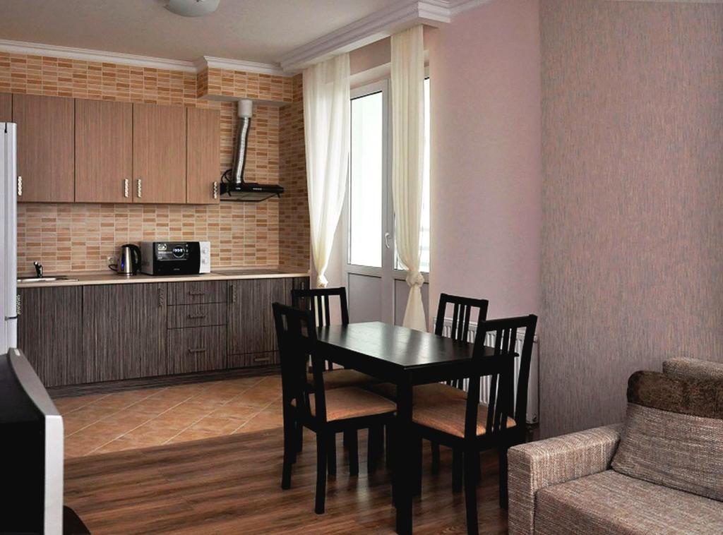 квартиры по улице феодосийская, 1-а * Kyiv