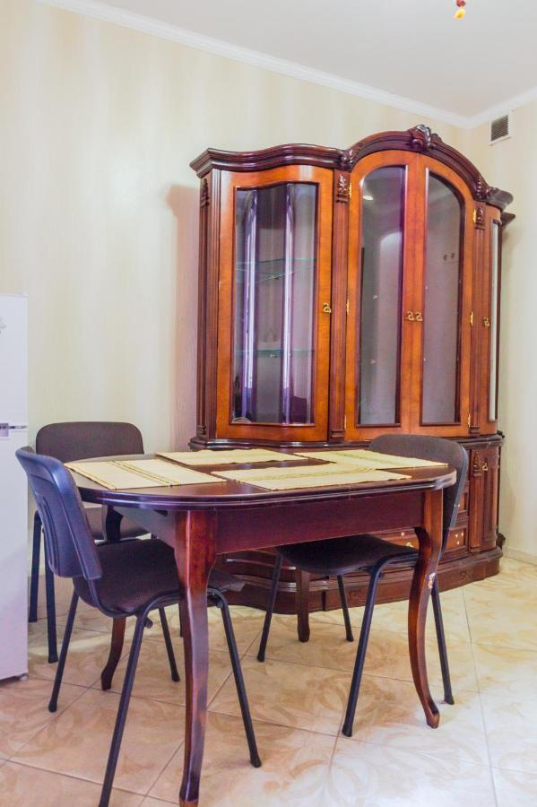 квартиры по улице феодосийская, 1-а Apartment