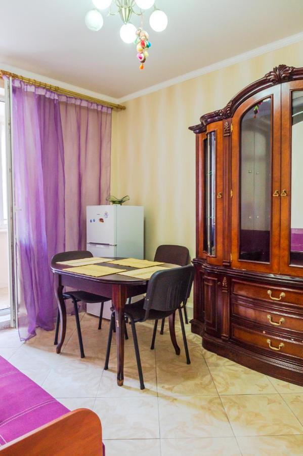 квартиры по улице феодосийская, 1-а Apartment
