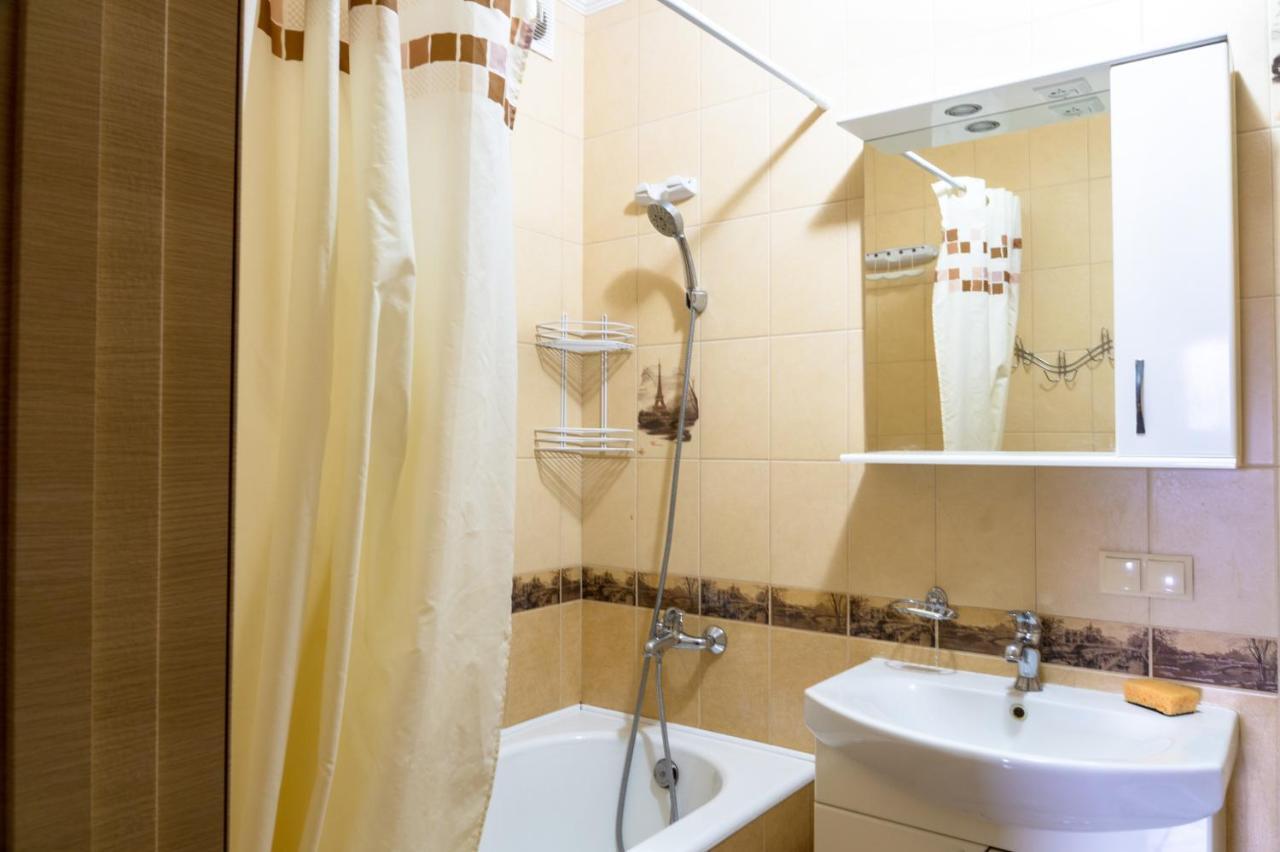 Apartment квартиры по улице феодосийская, 1-а